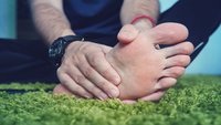 Orthopädiezentrum Wien - Morton-Neurom bei einer Person, Nahaufnahme des Fußes